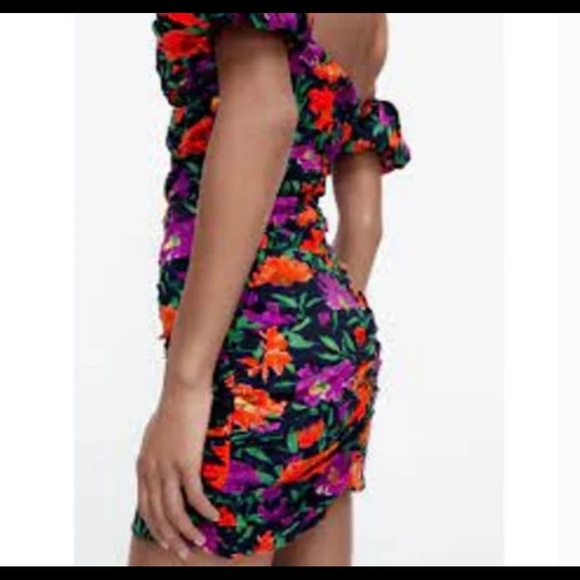 NWT Zara Floral Off Shoulder Puff Sleeve Mini Dress-Ruching - Picture 4 of 10